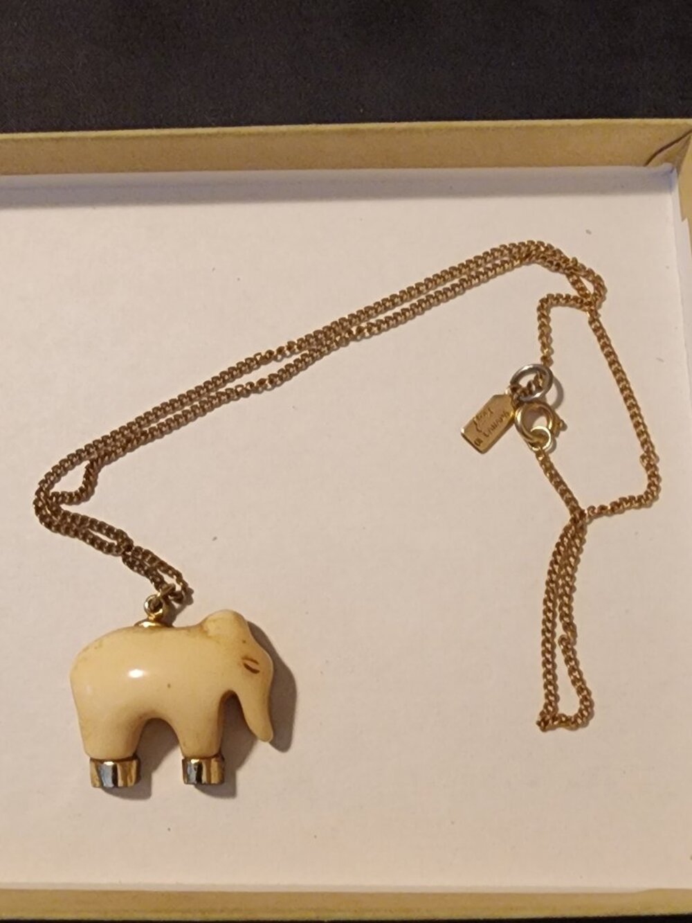 Vintage Essex of Canada Signed Elephant Pendant Necklace, rare, 70's - 80's